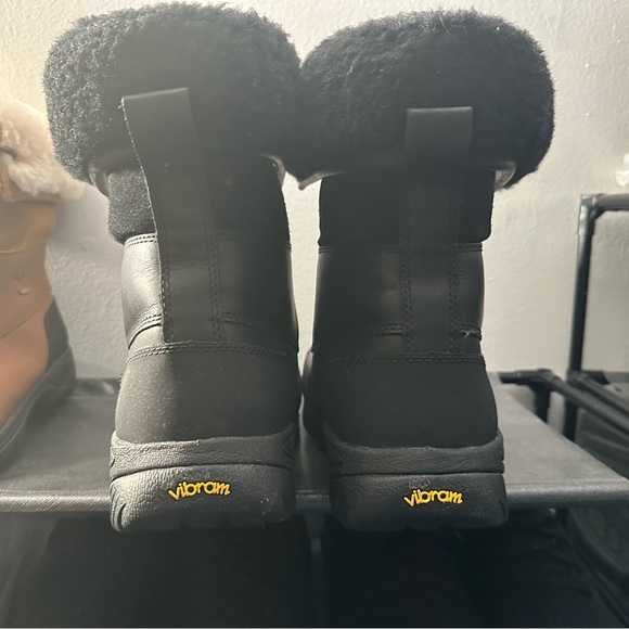 NWT-UGG
Men's Butte Logo Waterproof Leather Snow Boots - Picture 5 of 6